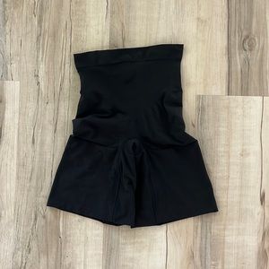 Size M SPANX High Rise Shapewear Shorts